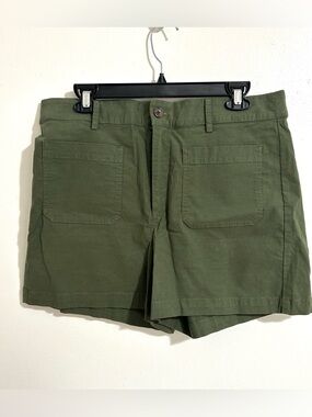 NWT Women’s J. Crew Olive Chino Patch Pocket Button and Zip Front Shorts